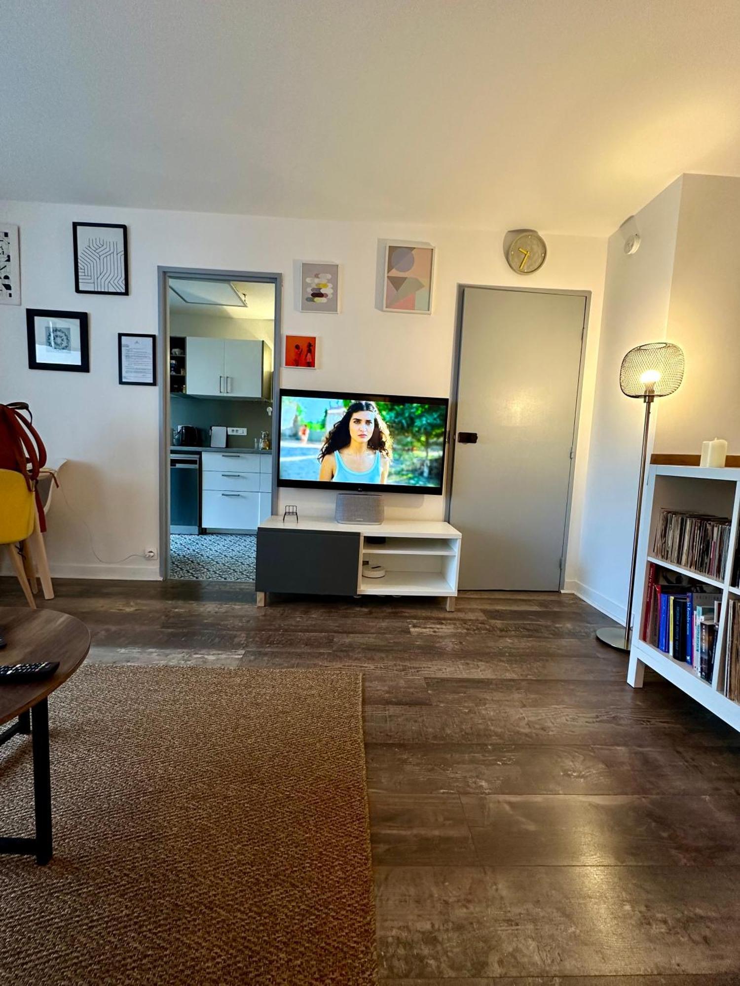Cosy Duplex Avec Parking A Paris 19 By Immo Kit Bnb Экстерьер фото